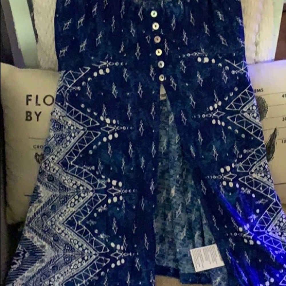 New kimchi blue beach tank